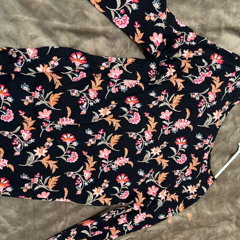 LOFT Black Top with Pink and Orange Floral Pattern - Picture 6 of 6